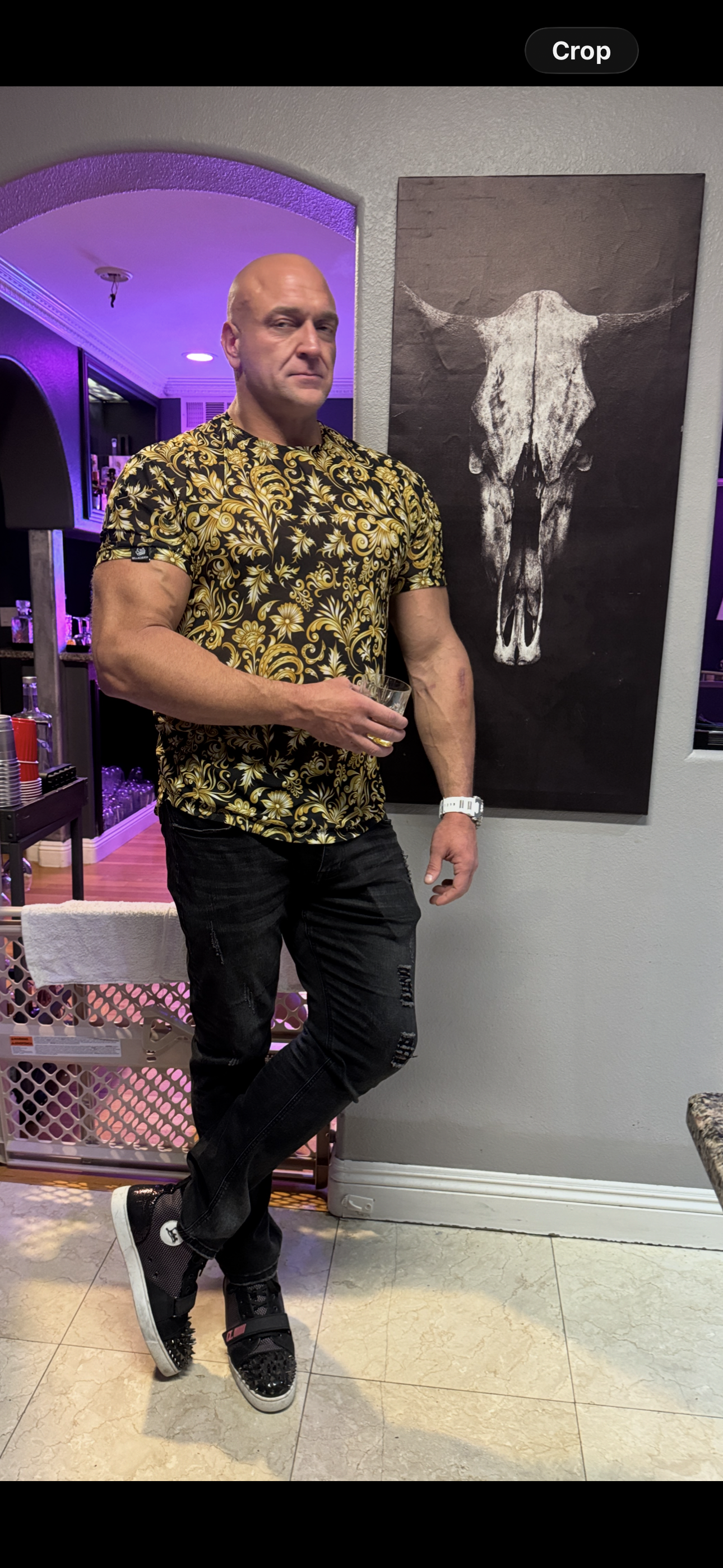 Baroque Print Power Mesh Polo Shirt in Gold & Black for Luxury Statement Wear | H8S S26 n1